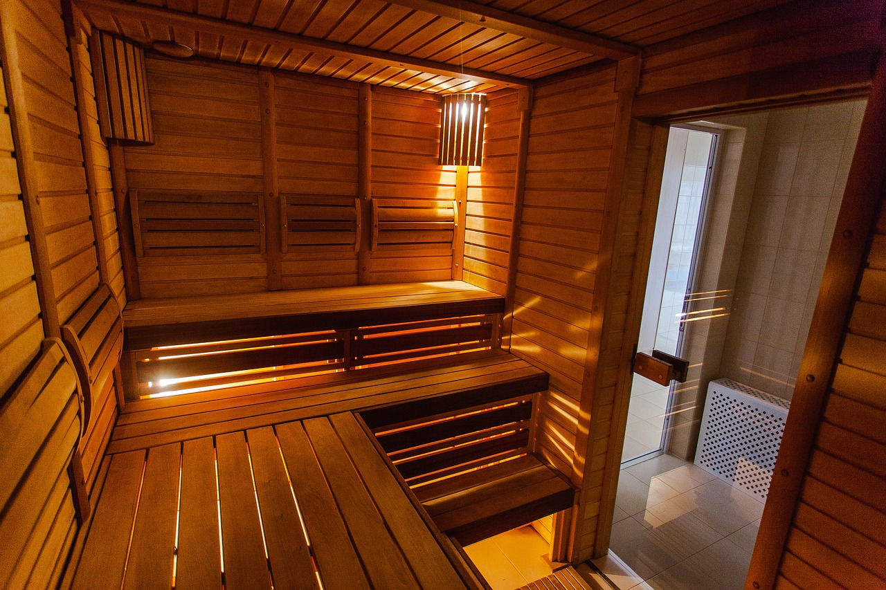 Infrared Sauna vs Finnish Sauna – Certified 